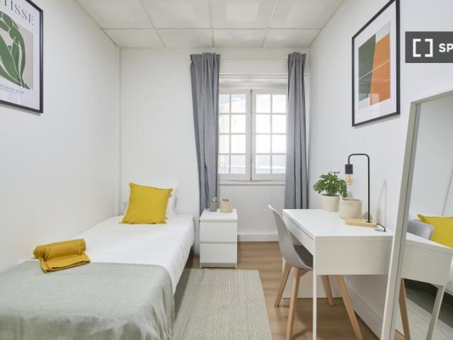 Quarto em apartamento compartilhado com 7 quartos em Lisboa