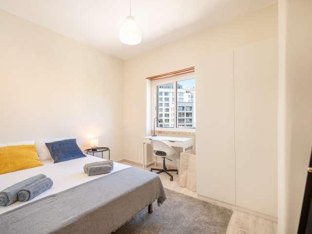 Quarto em apartamento compartilhado com 7 quartos em Lisboa