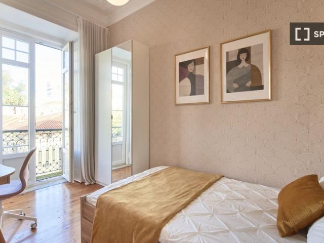 Quarto em apartamento compartilhado com 7 quartos em Lisboa