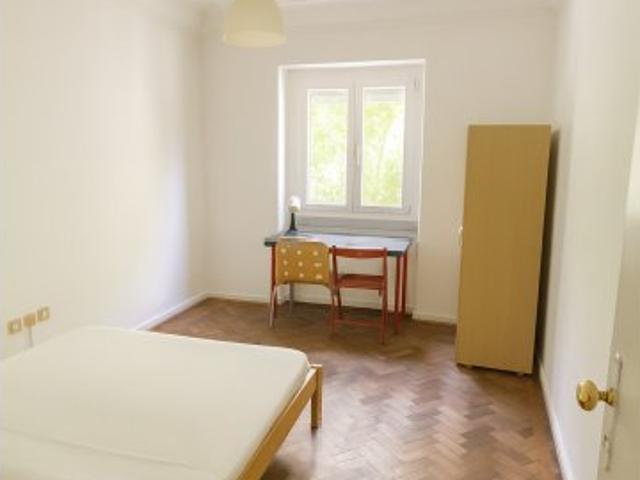 Quarto em apartamento compartilhado com 7 quartos, Lisboa