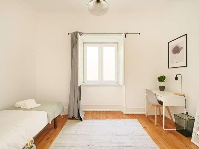 Quarto em apartamento compartilhado com 7 quartos, Lisboa