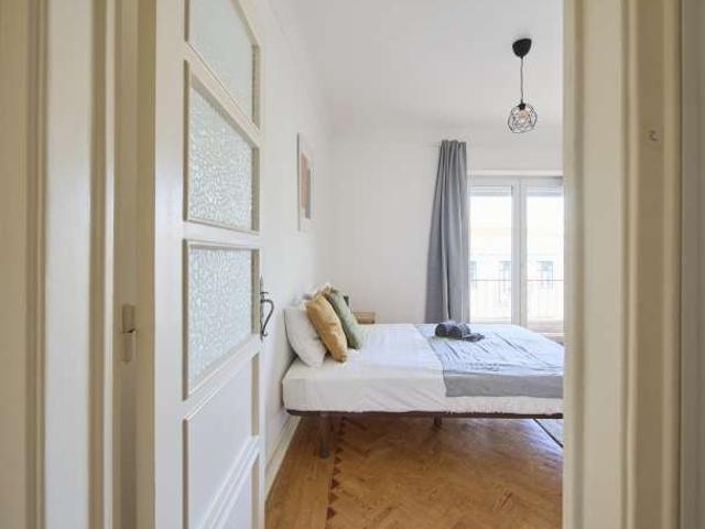 Quarto em apartamento compartilhado com 5 camas para alugar, Lisboa