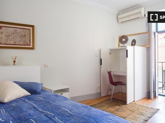 Quarto em apartamento compartilhado com 5 quartos em Lisboa