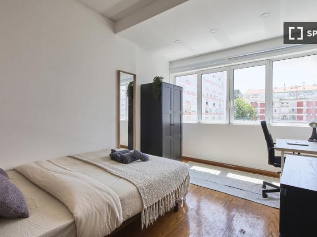 Quarto em apartamento compartilhado com 6 quartos em Lisboa