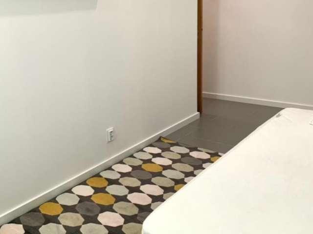 Quarto em apartamento compartilhado com 6 quartos em Lisboa