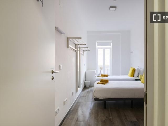 Quarto em apartamento compartilhado com 6 quartos em Lisboa