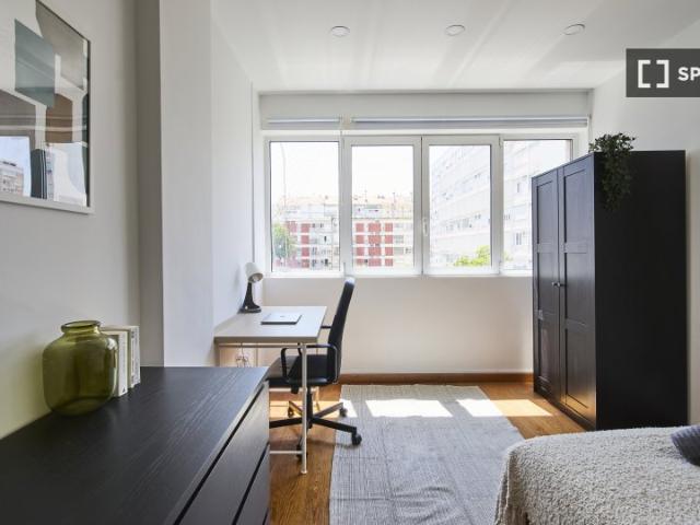 Quarto em apartamento compartilhado com 6 quartos em Lisboa