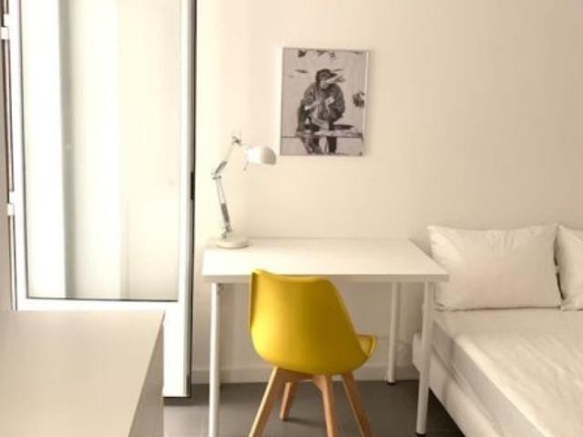 Quarto em apartamento compartilhado com 6 quartos em Lisboa