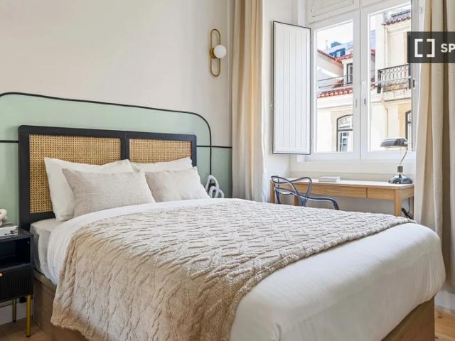 Quarto disponível para alugar em apartamento compartilhado com 6 quartos em Lisboa