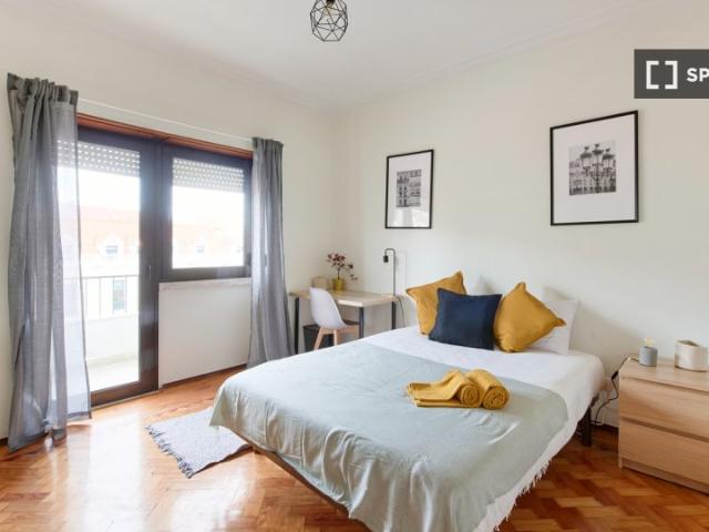Quarto em apartamento compartilhado com 8 quartos, Lisboa