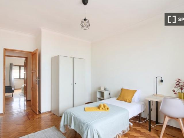 Quarto em apartamento compartilhado com 8 quartos, Lisboa