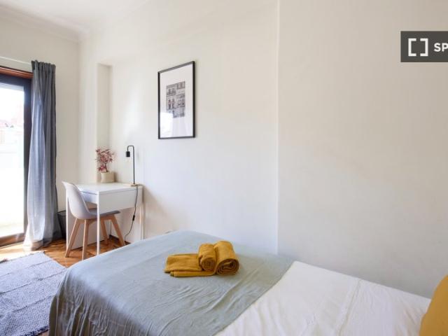 Quarto em apartamento compartilhado com 8 quartos, Lisboa