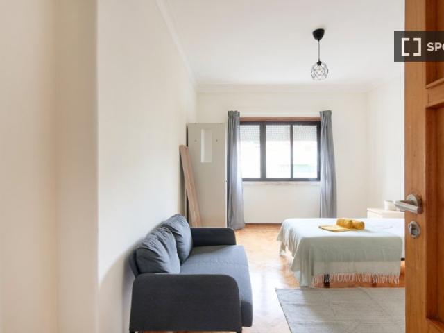 Quarto em apartamento compartilhado com 8 quartos, Lisboa