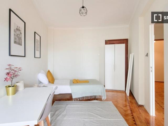 Quarto em apartamento compartilhado com 8 quartos, Lisboa
