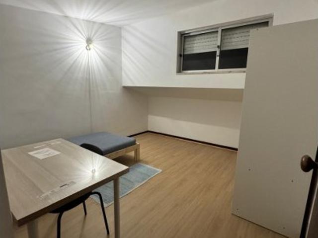 Quarto em apartamento compartilhado com 9 quartos em Coimbra