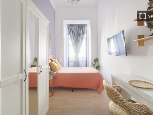 Quarto em apartamento compartilhado com 9 quartos, Lisboa