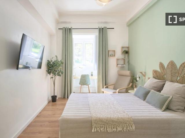 Quarto em apartamento compartilhado com 9 quartos, Lisboa