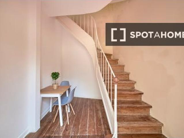 Quarto em apartamento compartilhado com 9 quartos, Lisboa