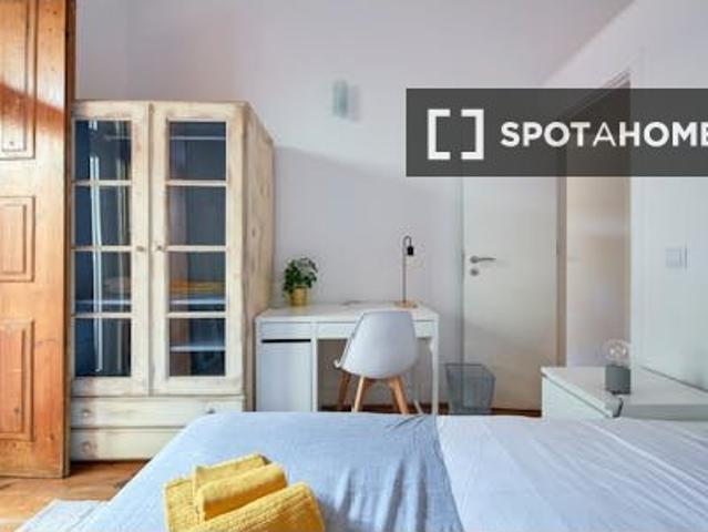 Quarto em apartamento compartilhado com 9 quartos, Lisboa