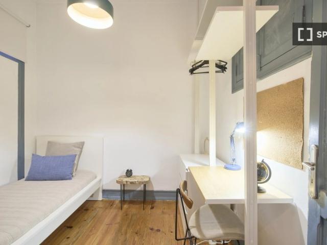 Quarto em apartamento partilhado para alugar em Lisboa
