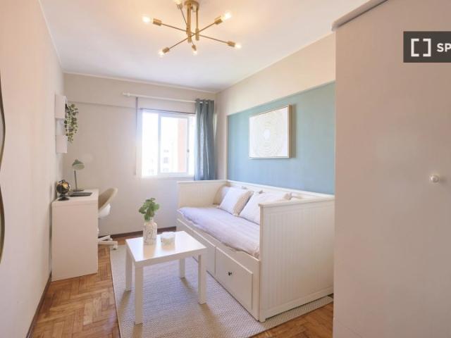 Quarto em apartamento compartilhado de 5 quartos em Lisboa