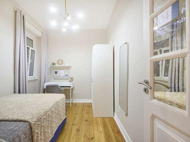 Quarto em apartamento compartilhado de 5 quartos em Lisboa