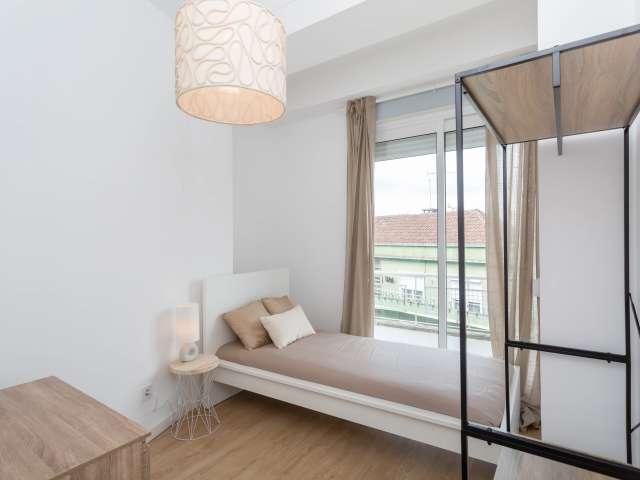 Quarto em apartamento compartilhado de 5 quartos, Sintra