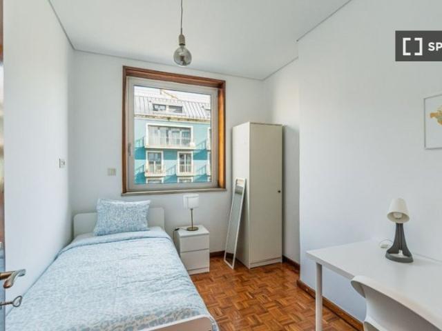 Quarto em apartamento compartilhado de 5 quartos, Porto