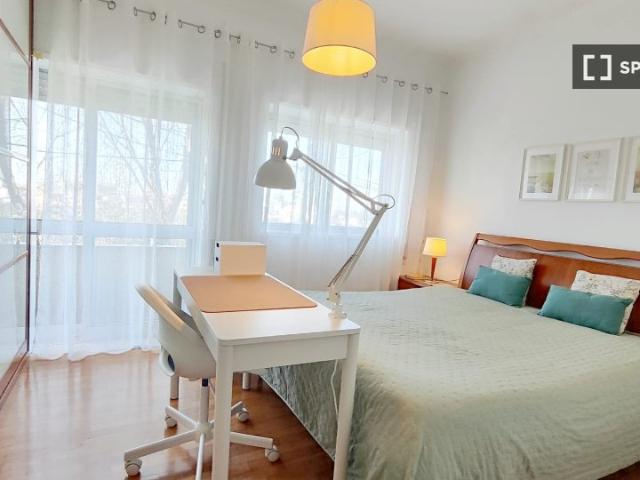 Quarto em apartamento compartilhado de 3 quartos para alugar em Matosinhos