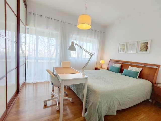 Quarto em apartamento compartilhado de 3 quartos para alugar em Matosinhos