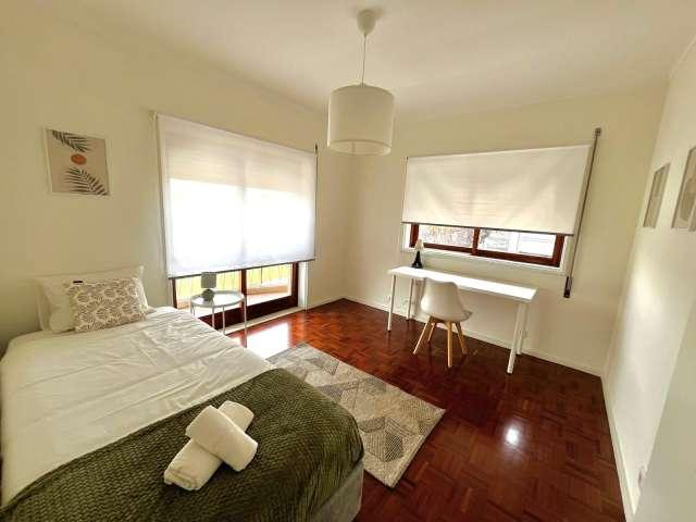 Quarto em apartamento compartilhado de 3 quartos para alugar, Matosinhos