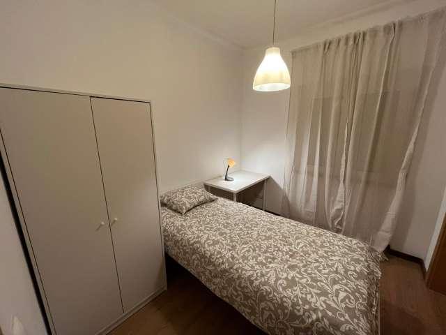 Quarto em apartamento compartilhado em Almada