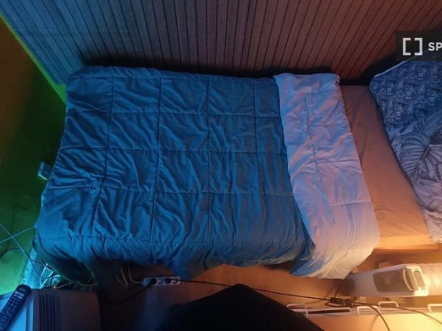 Quarto em apartamento compartilhado para alugar em Amadora, Lisboa