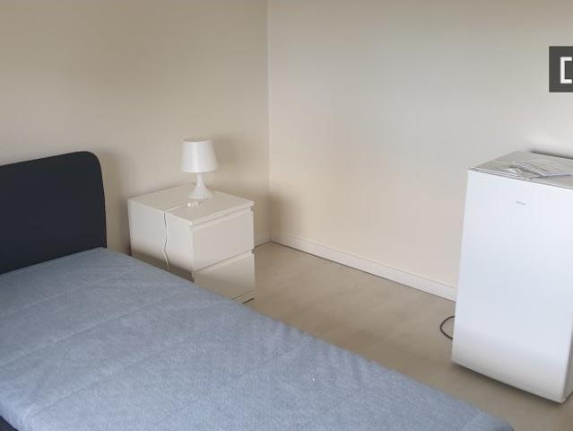 Quarto em apartamento compartilhado para alugar em Cascais