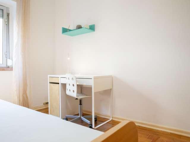 Quarto em apartamento compartilhado para alugar em Loures