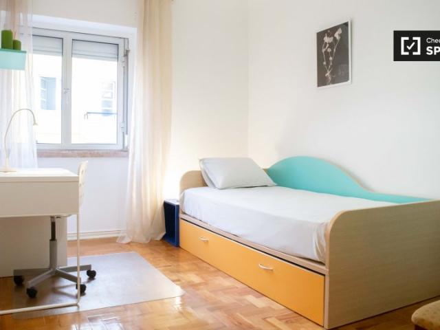 Quarto em apartamento compartilhado para alugar em Loures