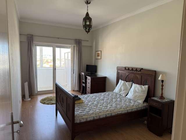 Quarto em apartamento compartilhado para alugar em Odivelas, Lisboa