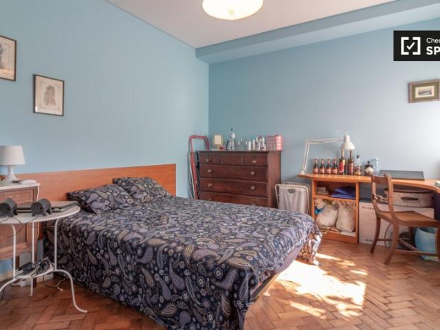 Quarto em apartamento compartilhado para alugar em Oeiras