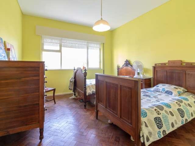Quarto em apartamento compartilhado para alugar em Oeiras