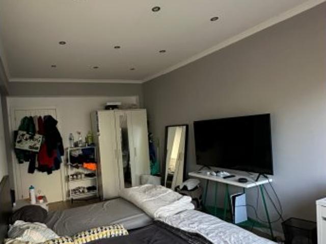 Quarto em apartamento compartilhado para alugar em Oeiras