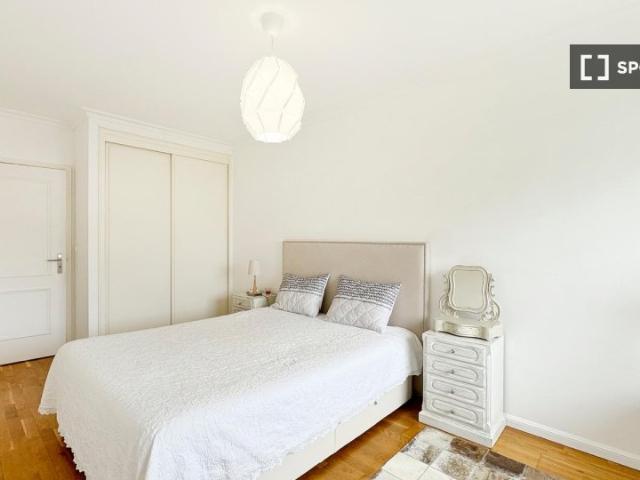 Quarto em apartamento compartilhado para alugar em Oeiras, Lisboa