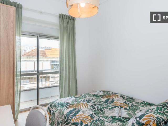 Quarto em apartamento compartilhado de 5 quartos, Sintra