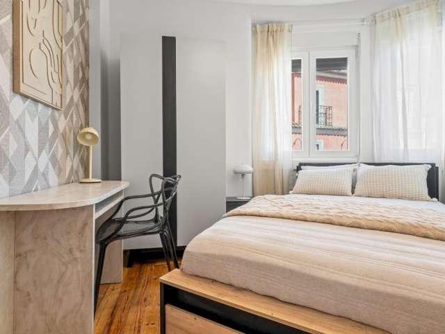 Quarto em apartamento de 8 quartos, Lisboa