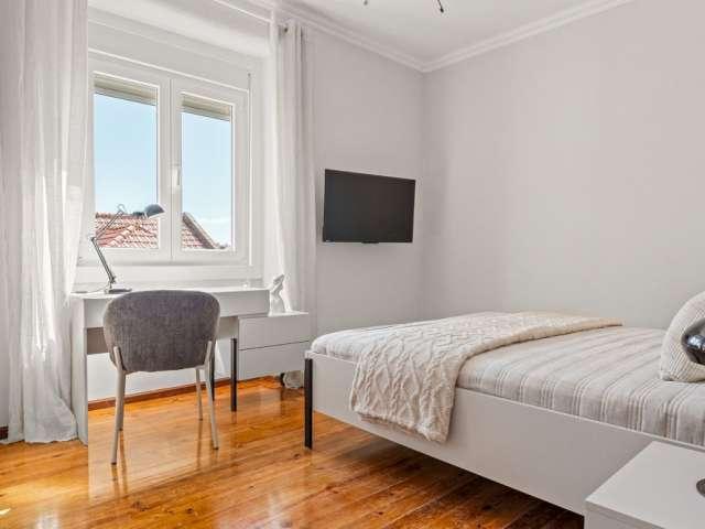 Quarto em apartamento de 8 quartos, Lisboa