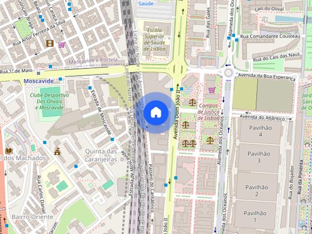 Quarto em apartamento duplex centro Carnaxide