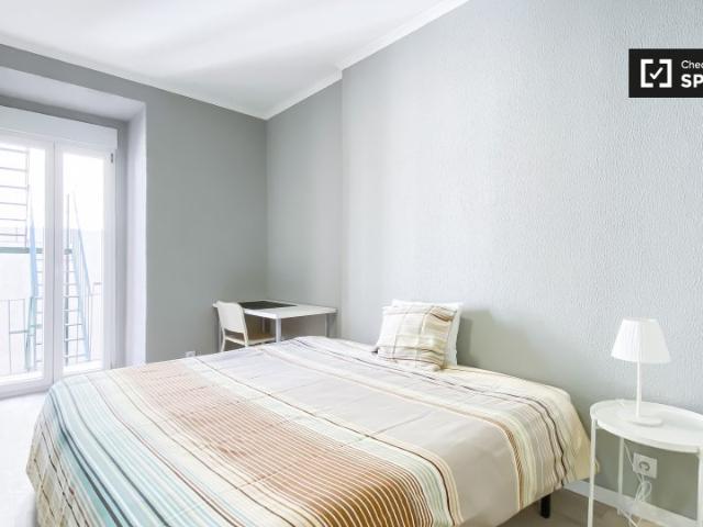 Quarto em apartamento partilhado com 5 quartos em Lisboa