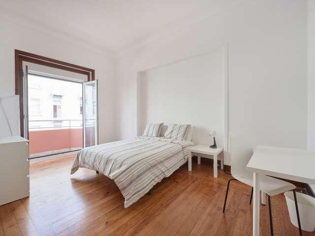 Quarto em apartamento partilhado com 9 quartos para alugar, Lisboa
