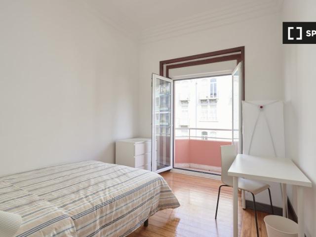 Quarto em apartamento partilhado com 9 quartos para alugar, Lisboa
