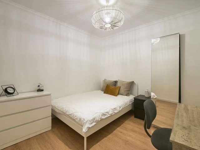 Quarto em apartamento partilhado de 4 quartos para alugar em Lisboa