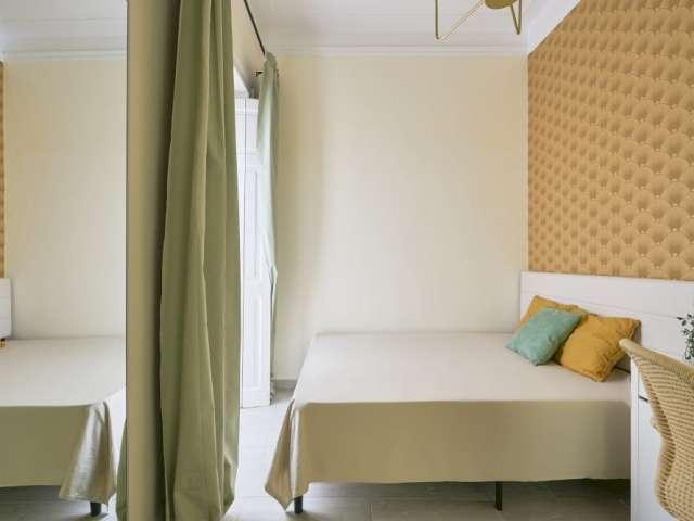 Quarto em apartamento partilhado de 5 quartos para alugar em Lisboa